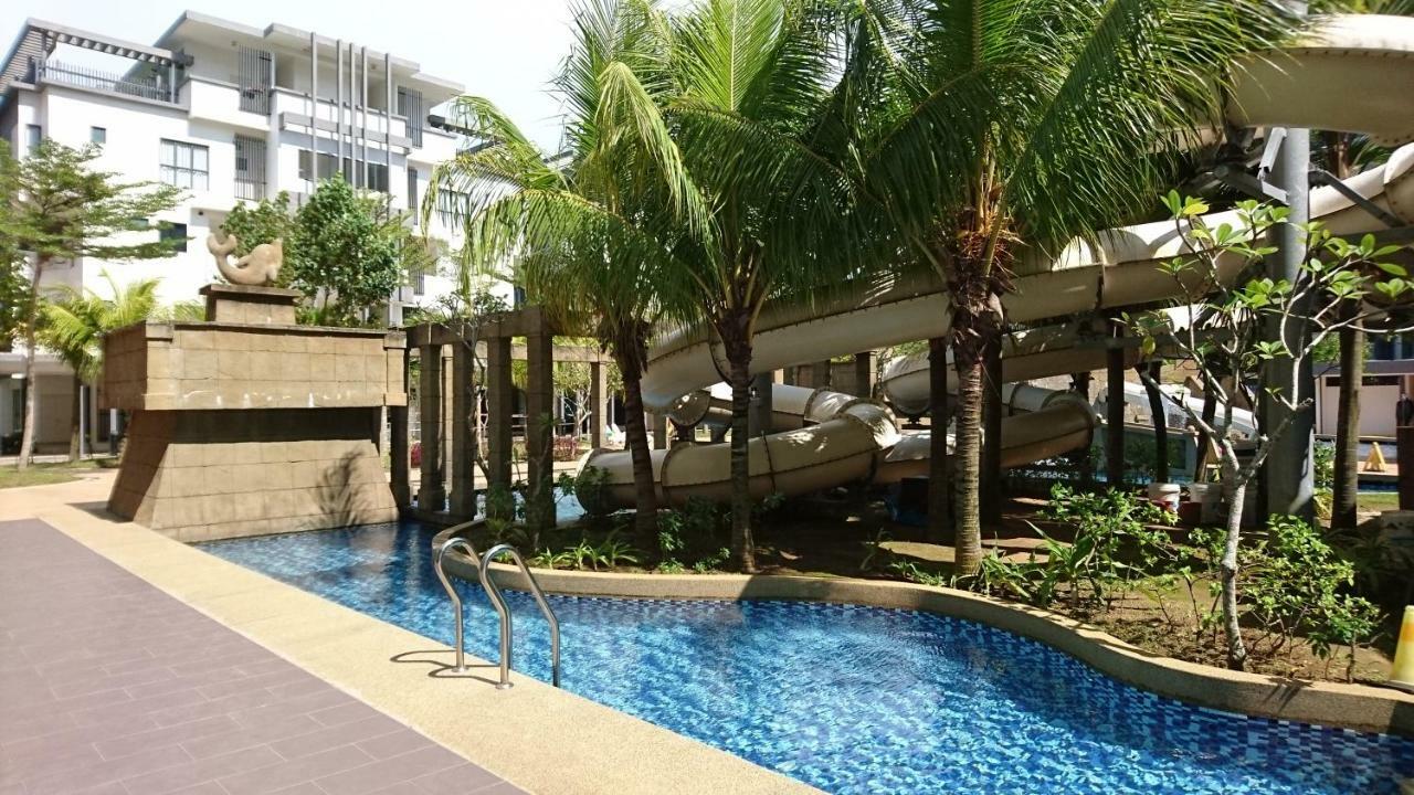 Cozy Swiss Garden Beach Resort Residence Kampung Sungai Karang Exteriér fotografie